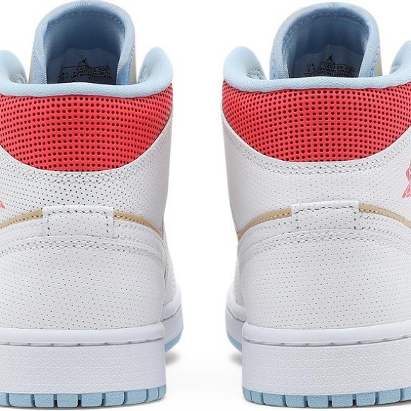 BNIB Women’s sz 9.5 Air Jordan 1 Mid SE sesame,white,flash crimson, psychic blue - Picture 2 of 9